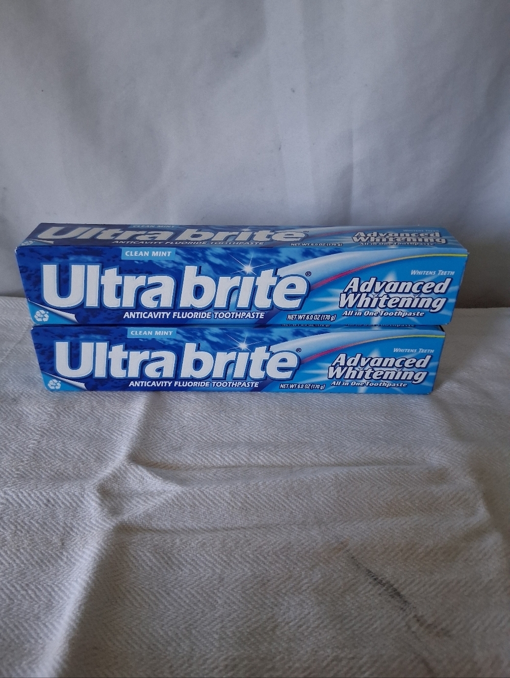 Ultra brite Advanced Whitening Toothpaste - Blue